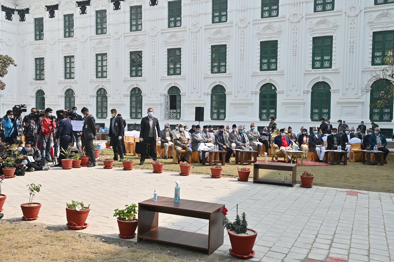 १० महिनापछि प्रधानमन्त्री ओली आफ्नै अफिसमा 